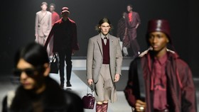 FOTO: Fendi, Mendobrak Formalitas dan Batas Arketipe