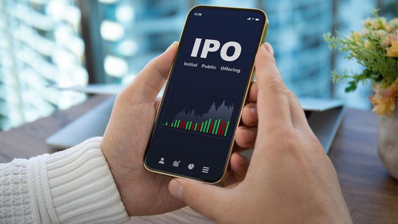 minat masyarakat untuk menabung melalui instrumen investasi saham terus mengalami pertumbuhan.