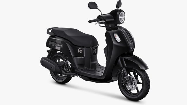 Yamaha Fazzio hybrid dipasarkan mulai Rp21,7 juta. Harga tersebut jauh lebih murah dari Honda PCX eHEV yang dijual Rp43,75 juta.