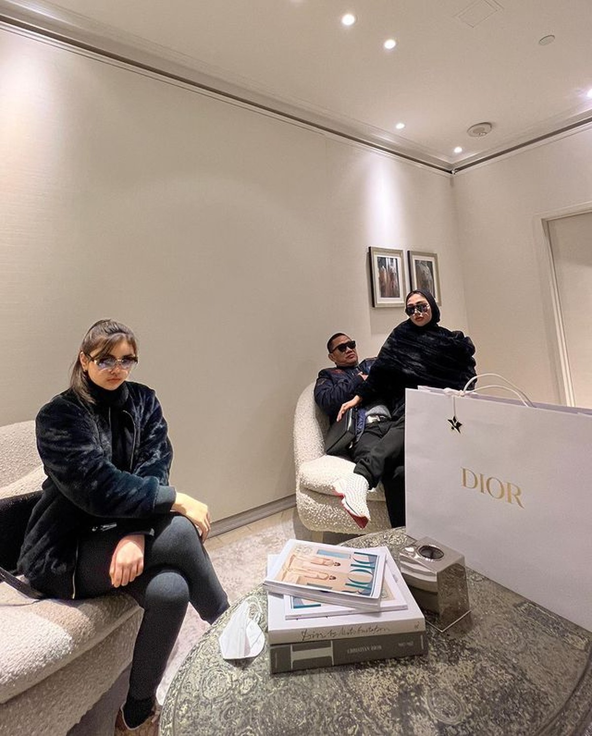 7 Potret Keluarga Bella Shofie Liburan ke Amerika