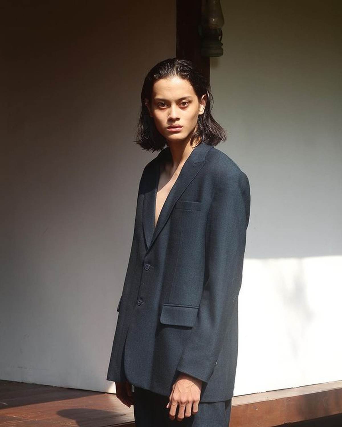 Model asal Surabaya bernama Rizal Rama berhasil tampil di Milan Fashion Week bikin bangga Indonesia&period; Yuk intip potretnya&excl;