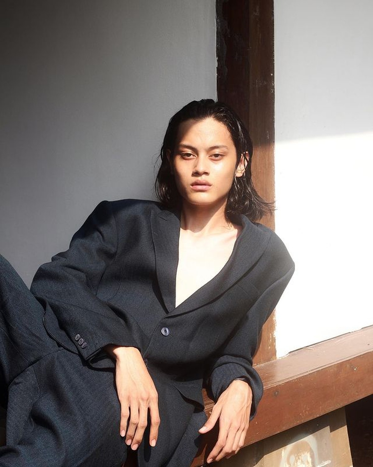 Model asal Surabaya bernama Rizal Rama berhasil tampil di Milan Fashion Week bikin bangga Indonesia&period; Yuk intip potretnya&excl;