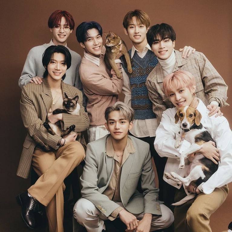 7 Potret WayV Rayakan Debut yang ke-3th WayV sub unit NCT baru saya merayakan ulang tahun grup mereka yang ke-3. Yuk intip potret kompak mereka!