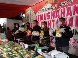 Bareskrim Musnahkan 13,8 Kg Ganja hingga 244 Kg Sabu Asal Myanmar-Afghanistan