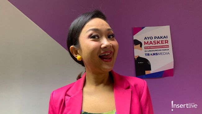 5 Potret Terbaru Cici Panda Hidup Bahagia Bareng Suami dan Anak di Bali