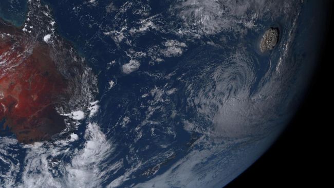Letusan Gunung di Tonga Disebut 500 Kali Lebih Kuat dari Bom Hiroshima Letusan gunung api bawah laut di Tonga pada Sabtu (15/1) terdengar hingga Alaska dan disebut merupakan salah satu peristiwa paling dahsyat yang terjadi di Bumi.
