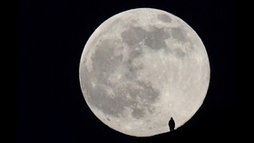 'Wolf Moon' Capai Puncak Malam ini, Cek Cara Menikmatinya