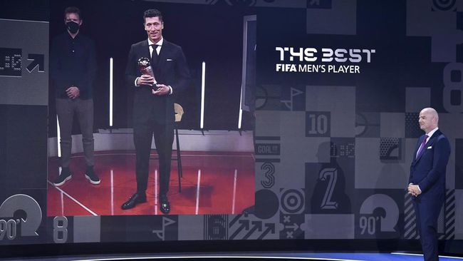 Lionel Messi menuai kecaman dari media Jerman karena tak memilih striker Bayern Munchen Robert Lewandowski di The Best FIFA 2021.