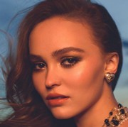 5 Fakta Lini Makeup Terbaru La Pausa de Chanel, Hadirkan Rona Pantai Mediterania untuk Wajah