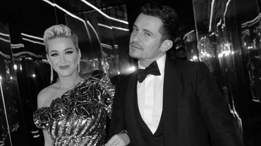 img-title Katy Perry Ungkap Kebiasaan Jorok Orlando Bloom di Kamar Mandi