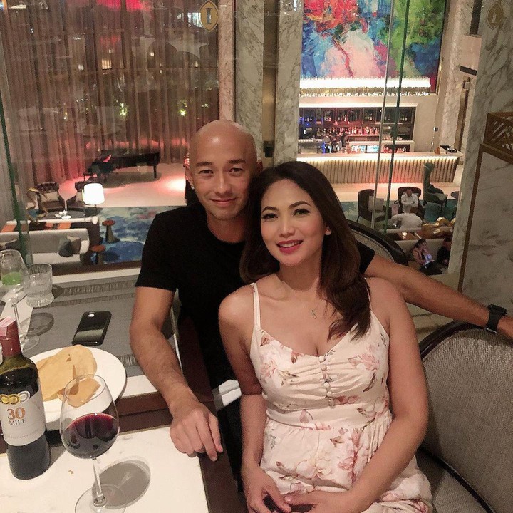 <p>Kinaryosih menikah dengan seorang pria bule bernama Brett Money, Bunda. Pernikahan itu pun digelar pada tahun 2011 silam. (Foto: Instagram: @kinaryosihmoney)</p>