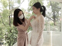Cerita Lengkap Desainer Viral Buat Gaun Pengantin untuk Pernikahan 3 Agama