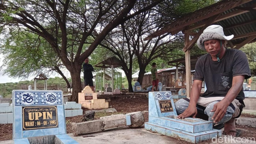 Makam Upin Ipin yang viral di Kota Palu