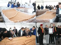 Wow! 7 Makanan Terpanjang Ini Tercatat Sebagai Rekor Dunia