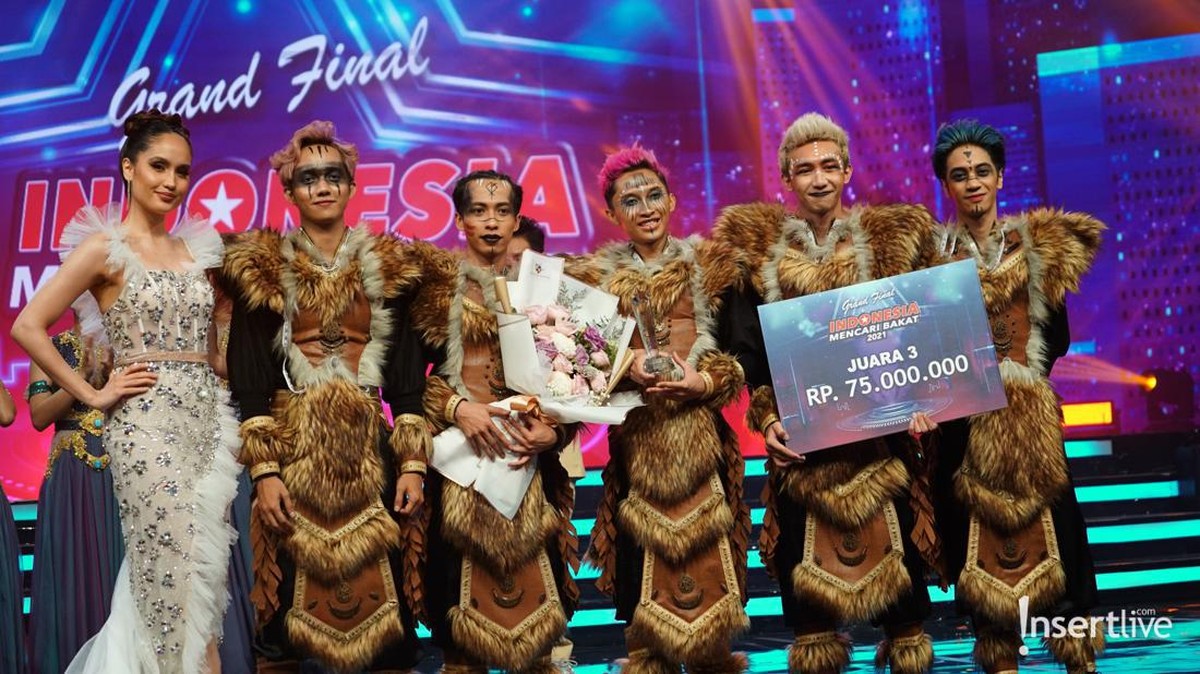 Panggung Indonesia Mencari Bakat 2021 kembali dimeriahkan oleh semua peserta di malam Grand Final&period; Yuk lihat lagi keseruannya&excl;