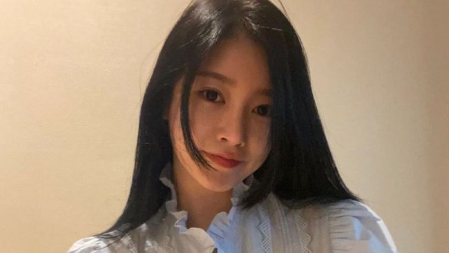 Mantan member girlband T-ara, Soyeon, akan segera menikah dengan pesepak bola Cho Yu-min dalam waktu dekat.