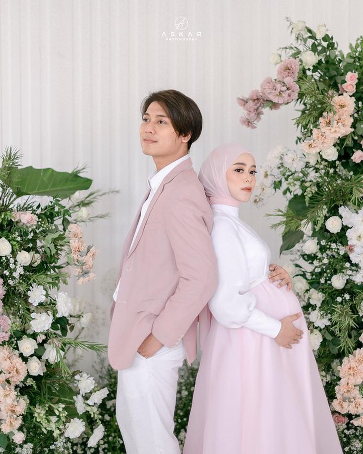Potret maternity shoot Lesti Kejora dan Rizky Billar baru saja diungkap ke publik mencuri perhatian&period; Yuk intip&excl;