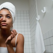 Cuaca Ekstrem dan Tak Menentu Bikin Kulit Wajah Dehidrasi? Atasi dengan 6 Cara Berikut!