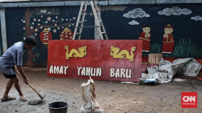 FOTO: Bersiap Sambut Imlek Ala Warga Kampung Cina Depok