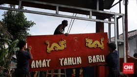 FOTO: Bersiap Sambut Imlek Ala Warga Kampung Cina Depok