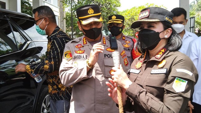 Polresta Denpasar menggelar konferensi pers mengenai kasus bunuh diri WN Inggris yang semula dikabarkan menjadi korban pembunuhan.
