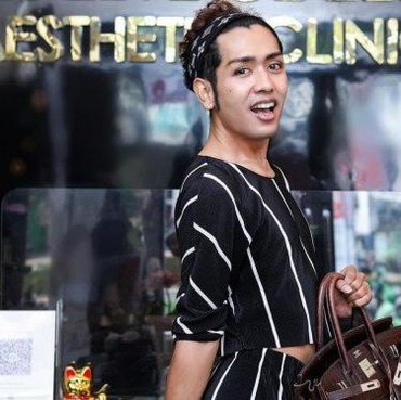 Suka Sesama Jenis, Kim Hawt Sebut  Ada Aktor Tergila-Gila pada Tubuhnya