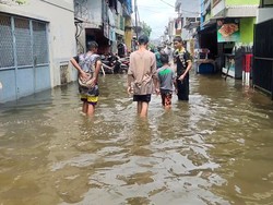 Penampakan Banjir di Cengkareng yang Belum Juga Surut