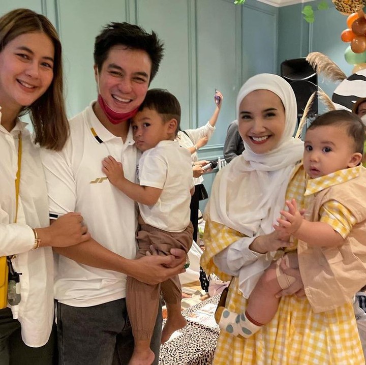 <p>Acara ini digelar cukup mewah dan dihadiri beberapa rekan sesama artis. (Foto: Instagram @zaskiasungkar15)</p>