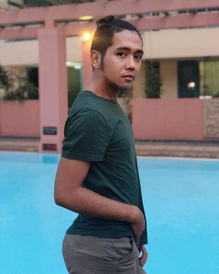 7 Potret Kim Hawt yang Disebut Mantan Reza Rahadian Baru-baru ini media sosial dihebohkan dengan mantan kekasih Kim Hawt yang menyeret nama Reza Rahadian. Yuk intip potretnya!