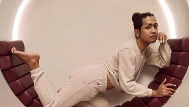 img-title Kim Hawt Akui Suka Sesama Jenis, Reza Rahardian & Tora Sudiro Terseret