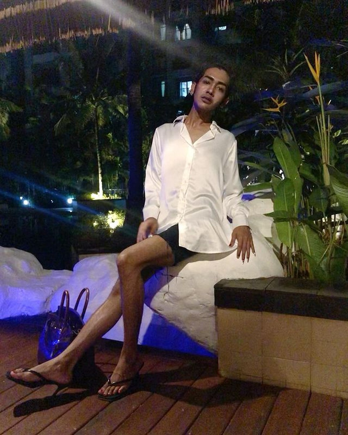 Baru-baru ini media sosial dihebohkan dengan mantan kekasih Kim Hawt yang menyeret nama Reza Rahadian&period; Yuk intip potretnya&excl;