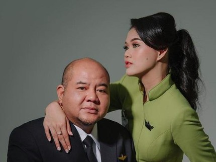 Beda 21 Tahun, Eks Pramugari Dinikahi Pilot Sering Disangka Anak dan Ayah