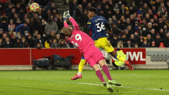 Manchester United harus rela tampil di Liga Europa jika gagal meraih kemenangan atas Brentford di pekan ke-35 Liga Inggris.
