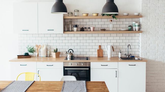 Umumnya, dapur memiliki lahan yang terbatas. Ada beberapa cara membuat dapur dan ruang makan terlihat lebih luas yang bisa dicoba.