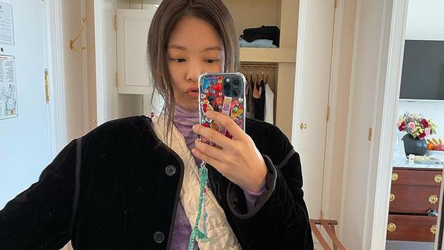 Jennie kenakan tas daur ulang