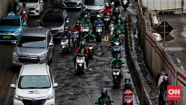 Kerusakan jalan menjadi kekhawatiran para pengendara. Korban kecelakaan karena jalan rusak bisa melakukan gugatan.