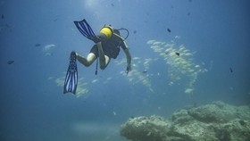 Lubang Raksasa 225 Meter Ditemukan di Laut Arktik