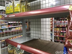 Harga Minyak Goreng Turun Bikin Emak-emak Borong, Panik Buying atau Kalap?