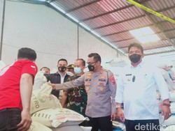 Polisi Bongkar Penimbunan 114 Ton Pupuk Bersubsidi di Nganjuk