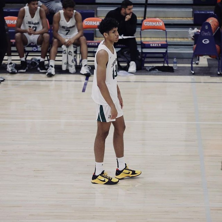 Potret Derrick Michael Pebasket Muda yang Masuk NBA Global Academy Nama Derrick Michael seorang pebasket muda Indonesia yang berhasil masuk NBA Global Academy. Yuk intip!