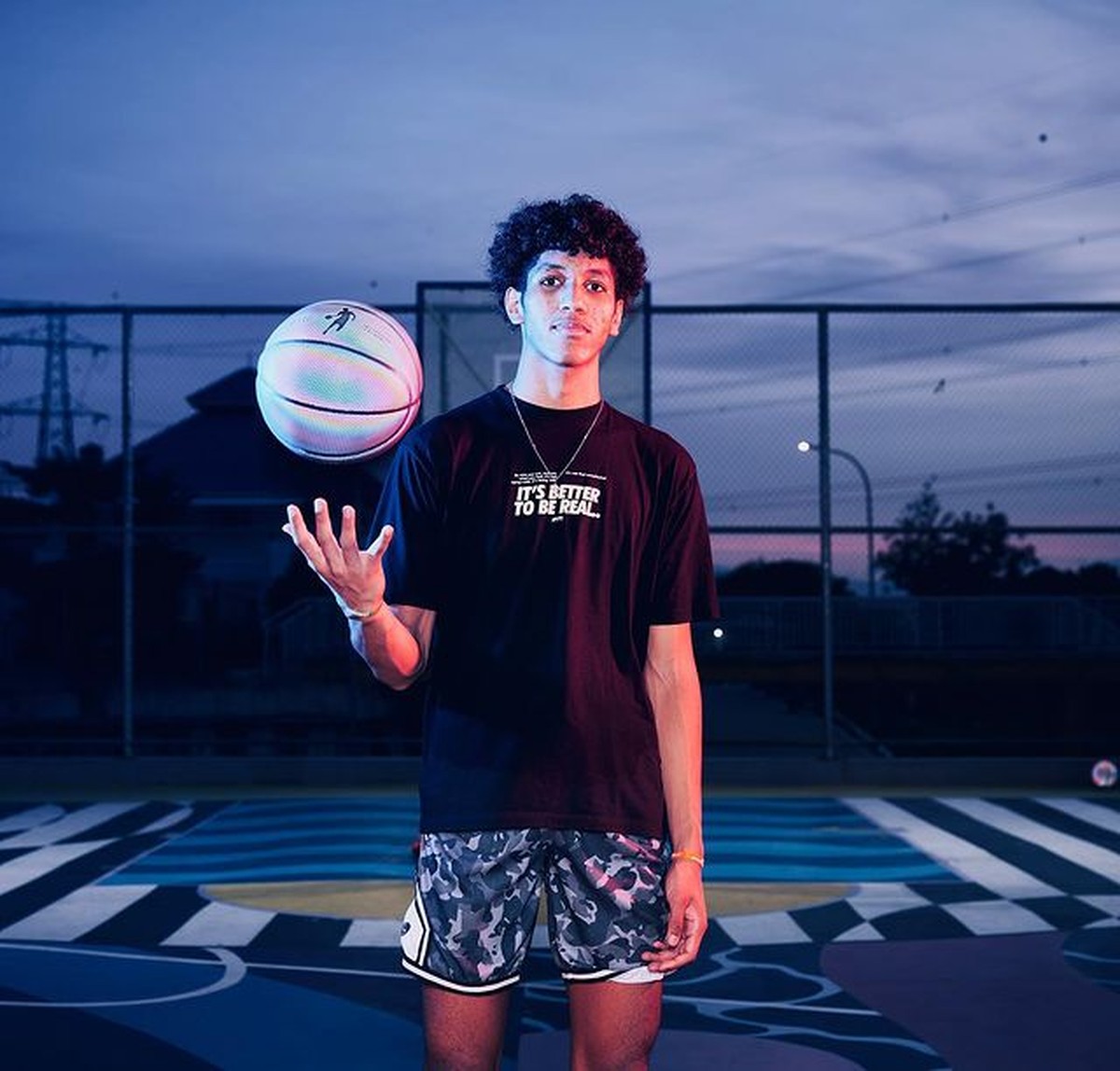 Nama Derrick Michael seorang pebasket muda Indonesia yang berhasil masuk NBA Global Academy&period; Yuk intip&excl;