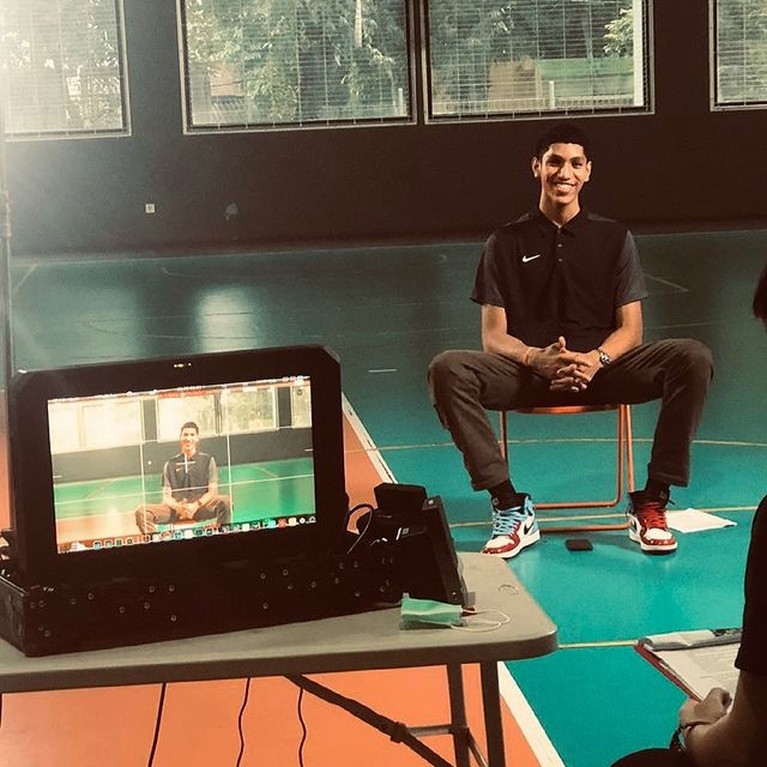 Potret Derrick Michael Pebasket Muda yang Masuk NBA Global Academy Nama Derrick Michael seorang pebasket muda Indonesia yang berhasil masuk NBA Global Academy. Yuk intip!