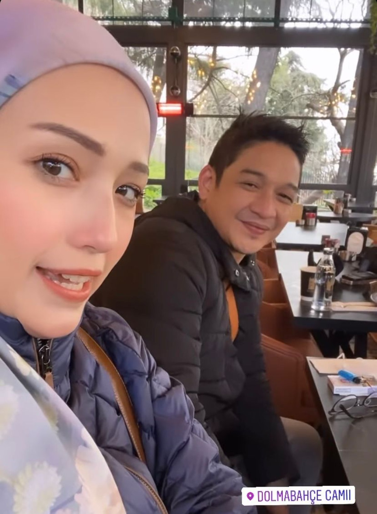 Pasha Ungu memboyong keluarganya liburan di Turki namun malah panen hujatan dari netizen&period; Yuk intip potretnya&excl;