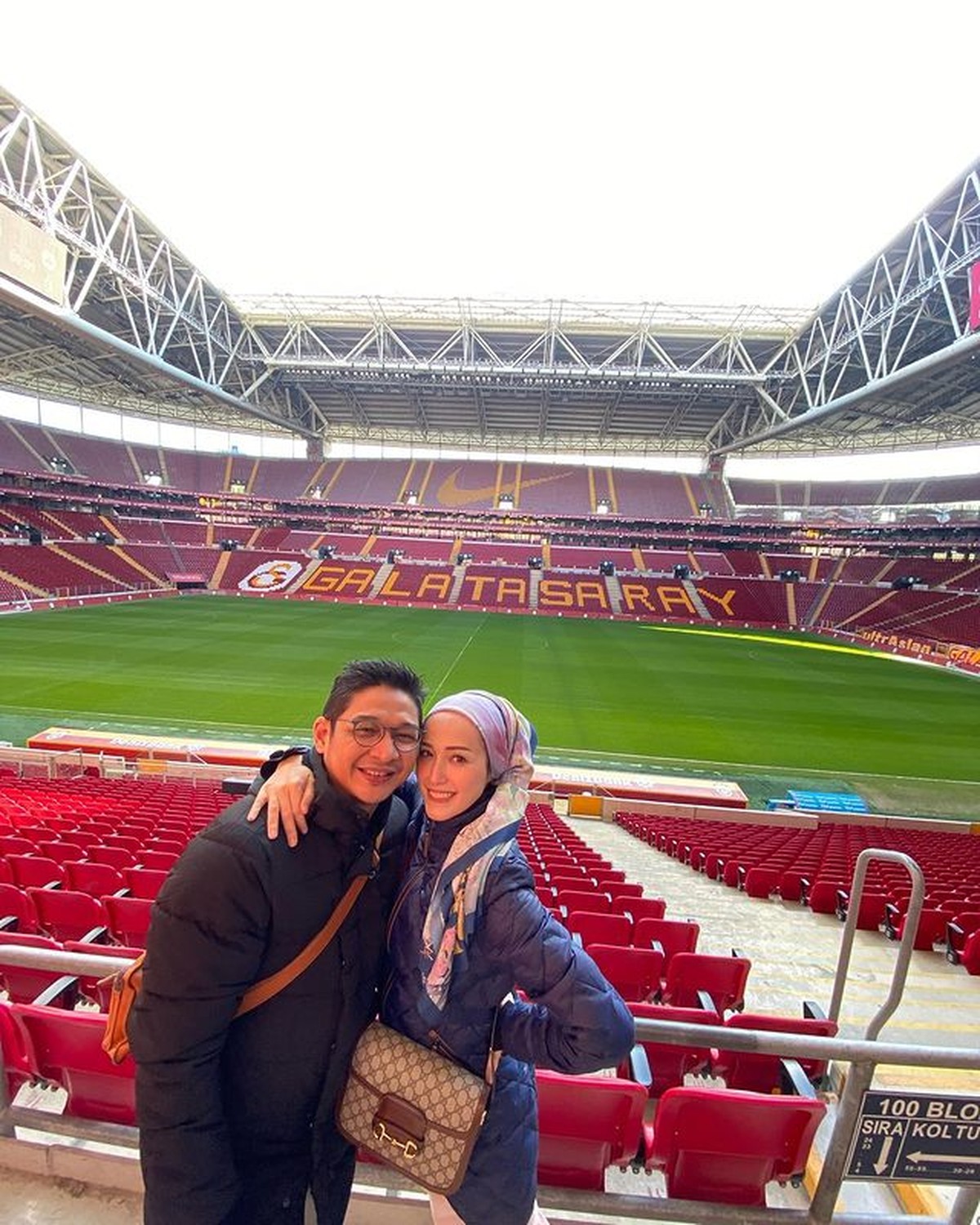 Pasha Ungu memboyong keluarganya liburan di Turki namun malah panen hujatan dari netizen&period; Yuk intip potretnya&excl;