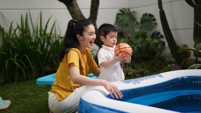 Nggak Lagi Khawatir Main di Luar, Momami Luncurkan Rangkaian Sunscreen Khusus untuk Perlindungan Kulit Si Kecil