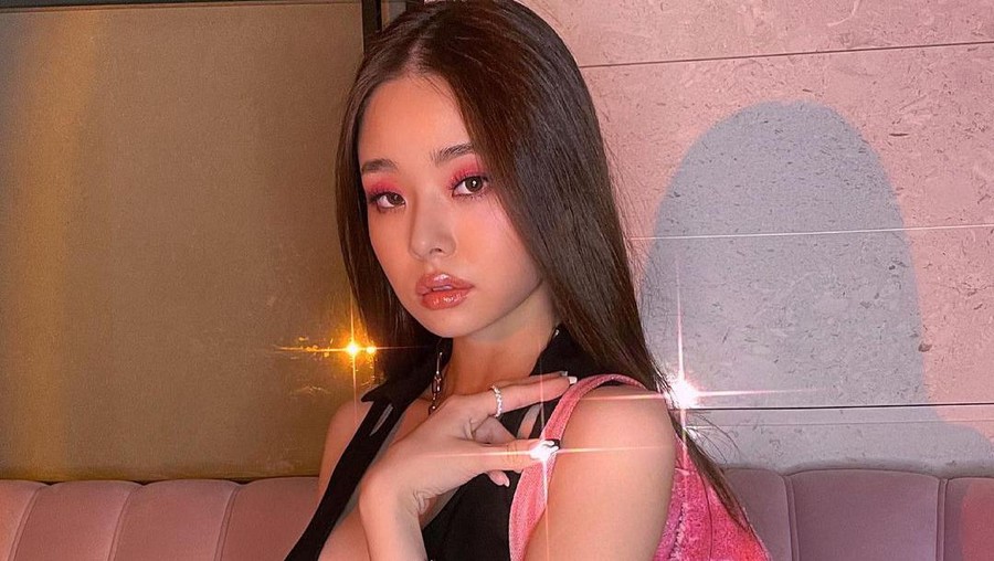 Song Ji A Penampilan Song Jia yang dituduh pakai barang palsu
