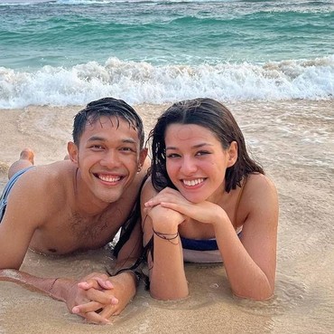 Foto Basah-basahan di Bali, Fajar Alfian Dapat 'Hati' Susan Sameh