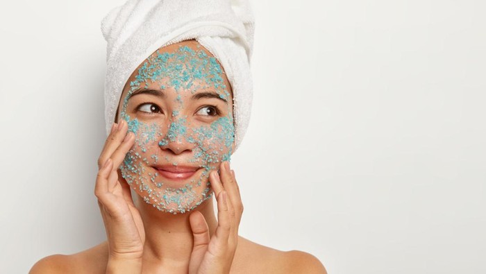 5 Tanda kulit Wajah Mengalami Eksfoliasi Berlebihan, Salah Satunya Jerawatan