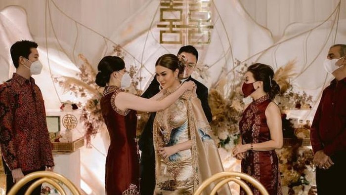 5 Mitos Pernikahan Adat Tionghoa, Ada yang Bikin Sial hingga Bisa Mendekatkan Jodoh!