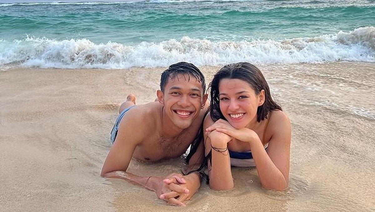 7 Potret Susan Sameh & Fajar Alfian Pebulutangkis